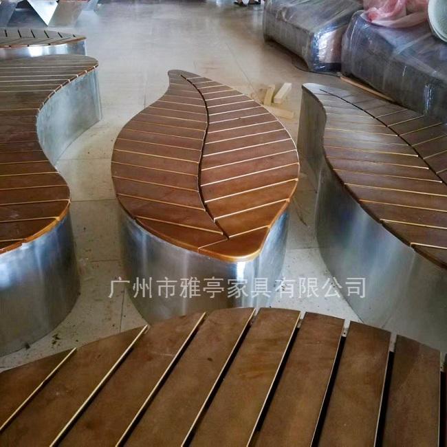 如何选择合适的户外景观坐凳？